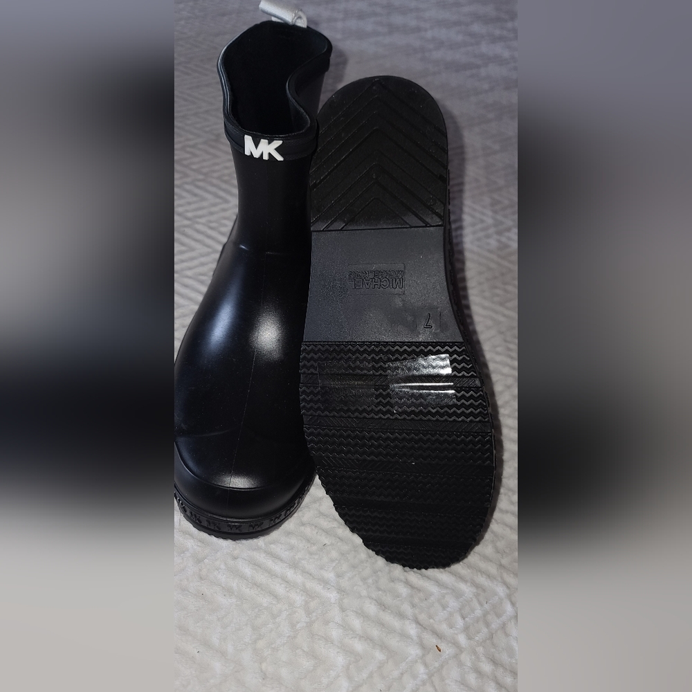 MICHAEL KORS RAIN BOOTS - Picture 2 of 2